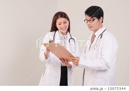 Doctors Doctors 13075344