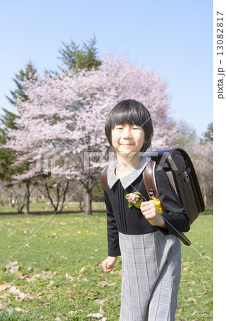 一年生と桜 13082817