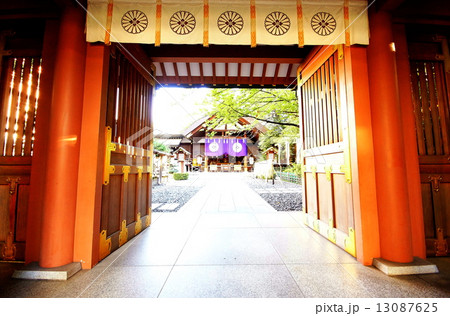 飯田橋 東京大神宮 神門 &拝殿 ( 東京都 千代田区 富士見 ) 飯田橋 東京大神宮 神門 &拝殿 ( 東京都 千代田区 富士見 ) 13087625
