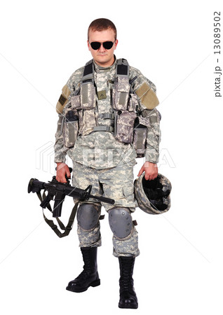 soldier with rifle 13089502