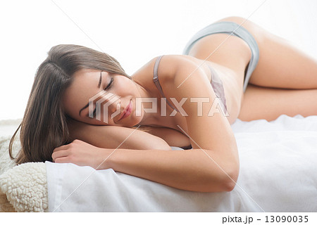 Nice girl in the morning 13090035