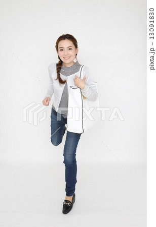若い女性 13091830