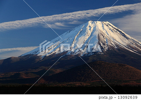 晩秋の富士山 13092639