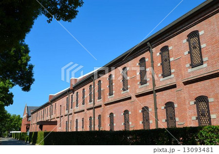 赤レンガ造の美術館 13093481