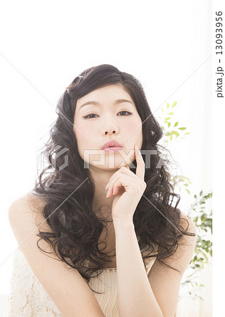 ポートレート 若い女性 ポートレート 若い女性 13093956