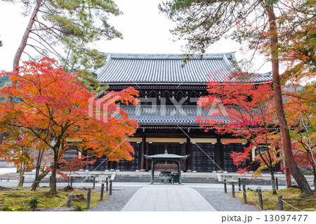 秋の南禅寺・法堂 秋の南禅寺・法堂 13097477