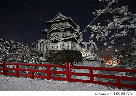 冬の弘前城 冬の弘前城 13098775