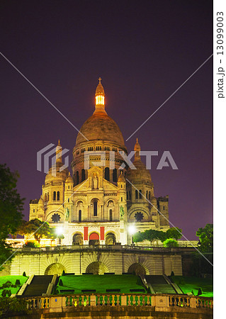 Basilica of the Sacred Heart of Paris (Sacre-Coeur) Basilica of the Sacred Heart of Paris (Sacre-Coeur) 13099003