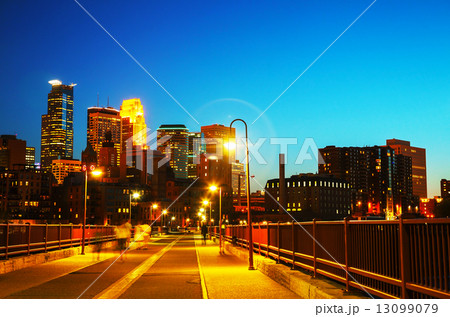 Downtown Minneapolis, Minnesota at night time 13099079