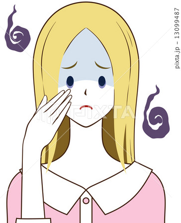 女性　眼のくま 13099487