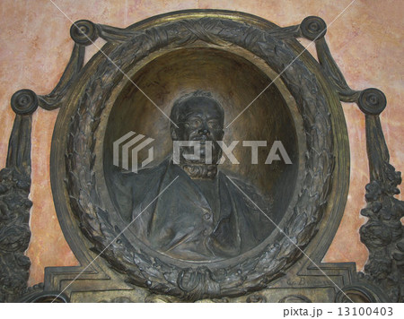 Cavour monument 13100403