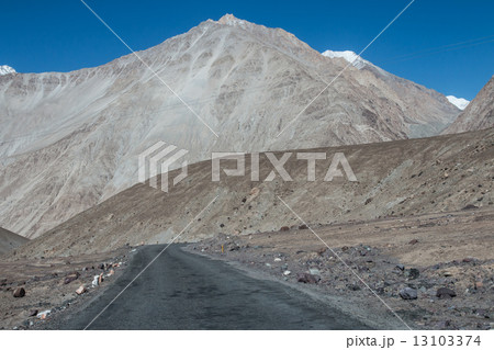 Himalayan landscape 13103374