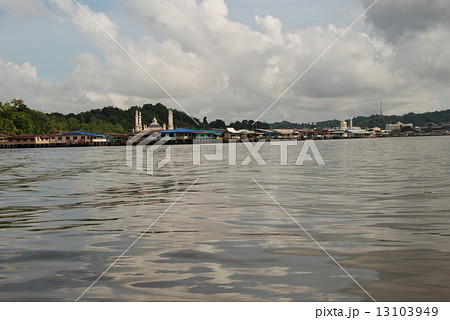 ブルネイ川･水上集落(カンポン･アイール)（バンダルスリブガワン／ブルネイ） 13103949