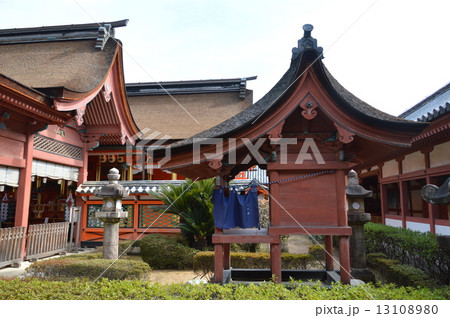 「伊佐爾波(いさにわ)神社」の境内（愛媛県松山市桜谷町） 13108980