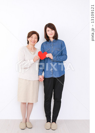 仲良し親子 13109121