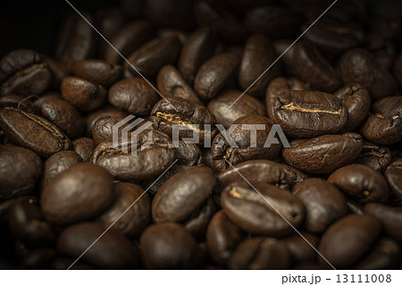 close up coffee beans 13111008