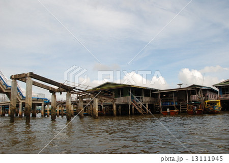 ブルネイ川･水上集落(カンポン･アイール)（バンダルスリブガワン／ブルネイ） 13111945