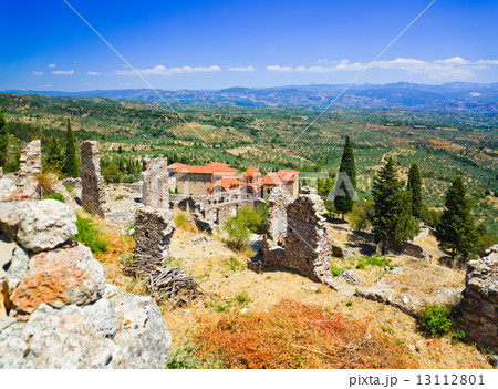 Ruins of old town in Mystras, Greece 13112801