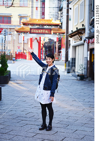長崎 観光イメージ 女性 全身の写真素材