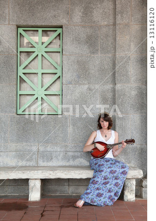 外国人女性のポートレート 13116120