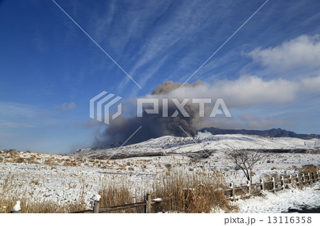 阿蘇噴火口雪景色 13116358