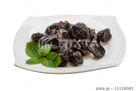Dried plums 13126085