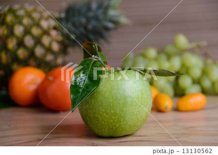 green apple 13130562