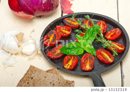 baked cherry tomatoes with basil and thyme baked cherry tomatoes with basil and thyme 13132319