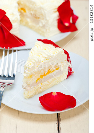 whipped cream mango cake whipped cream mango cake 13132814