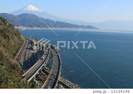 薩埵峠からの東海道と富士山 薩埵峠からの東海道と富士山 13134249