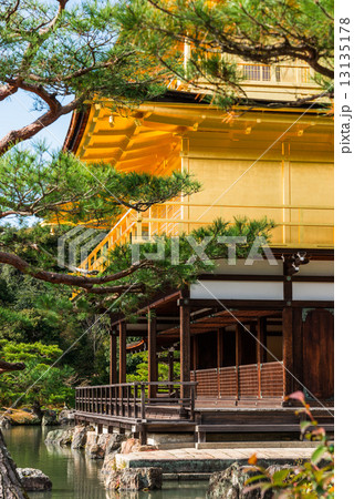 京都　世界遺産　金閣寺 13135178