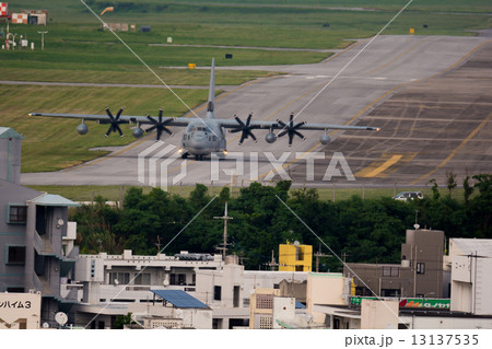 普天間基地 13137535