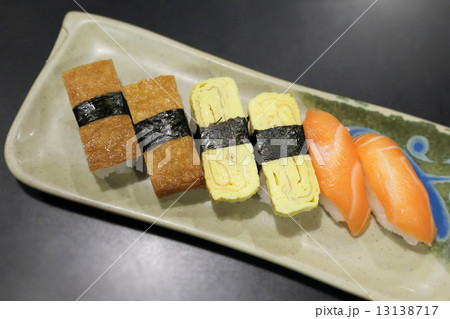 Temaki sushi 13138717