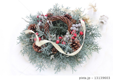 天使とベルのリース風アレンジ(小物右) 天使とベルのリース風アレンジ(小物右) 13139603