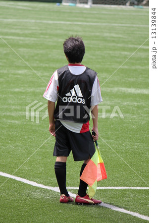 サッカー　副審 13139844