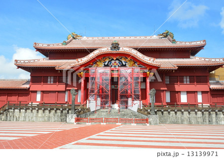 首里城の「正殿」（沖縄県那覇市首里） 13139971