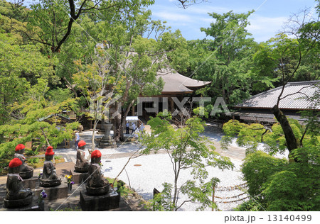四国霊場第31番札所「五台山竹林寺」本堂と五智如来 13140499