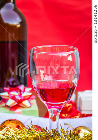 Drink a glass 13141206