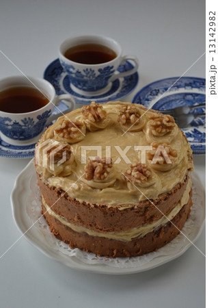 コーヒークリームアンドウォールナットケーキ 13142982