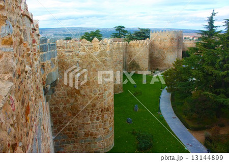 アビラの城壁 13144899
