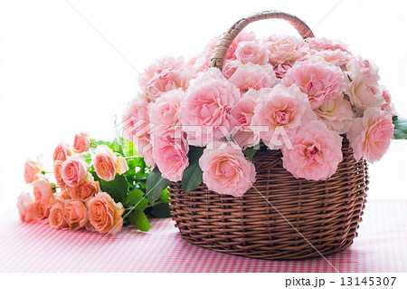バラ　籠　フラワーアレンジメント 13145307