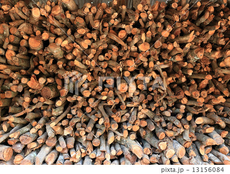 stack of firewood 13156084