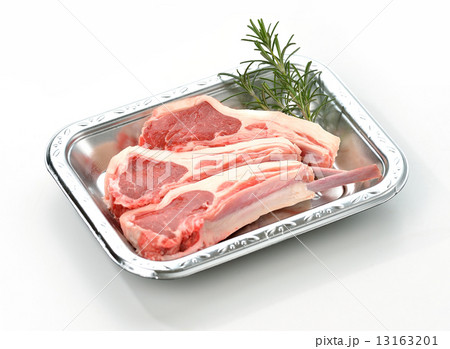 ラム肉（骨付き）。 13163201