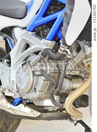 motorcycle engine close-up 13166760