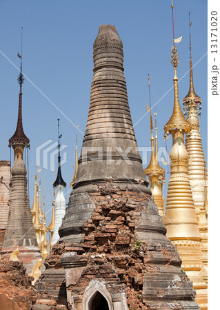 Shwe Inn Thein Paya, Indein, Burma. 13171020