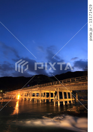 12月京都 嵐山渡月橋ライトアップ(嵐山花灯路) 13171429