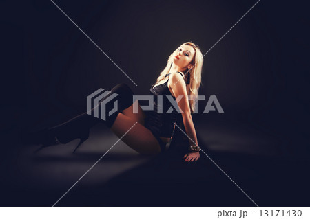 portrait of a beautiful woman  13171430