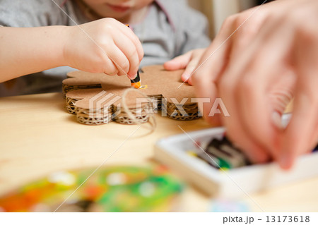 Little female baby painting with colorful paints Little female baby painting with colorful paints 13173618