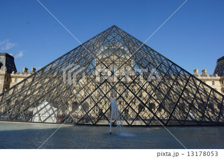パリのルーブル美術館 13178053