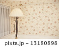 薔薇の壁紙とスタンドライト 13180898